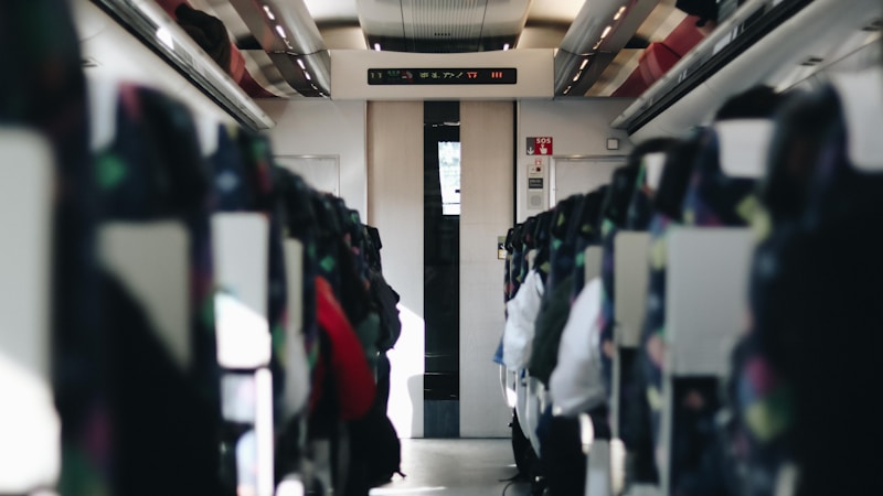 のぞみ13号車は本当にうるさい？原因と静かに過ごすための座席選びのコツ