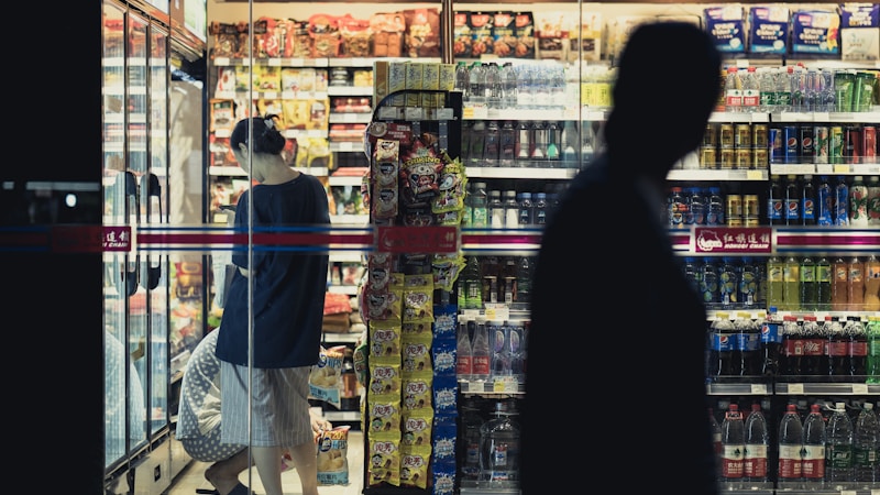 24時間営業の百均はある?深夜・早朝に使えるショップの探し方と便利な活用ポイント