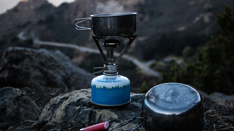 登山でカップラーメンを食べる前に知りたいマナーと気持ちよく楽しむコツ